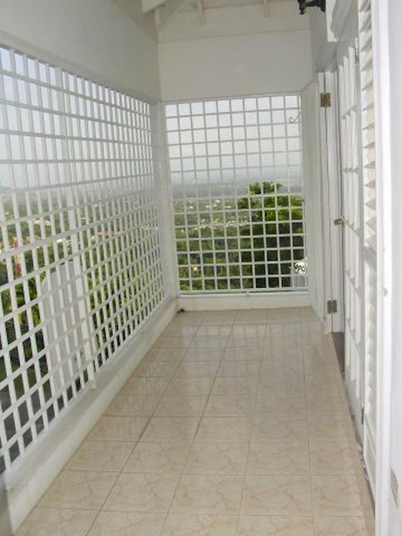 Hill Top Kingston Jamaica Bilik gambar