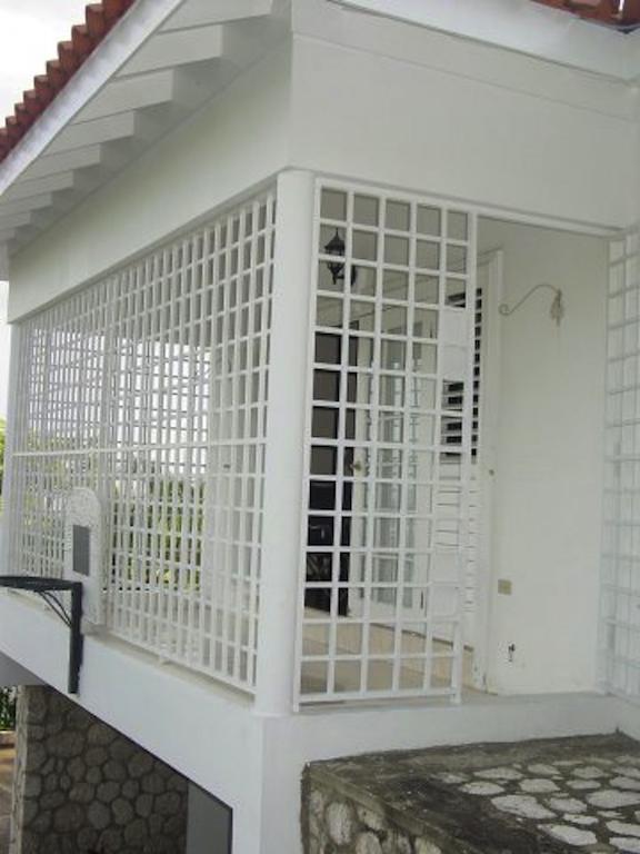 Hill Top Kingston Jamaica Bilik gambar
